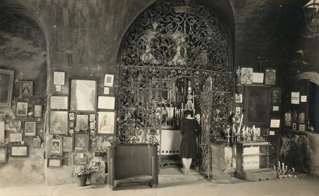Kamenita vrata oko 1930. godine
